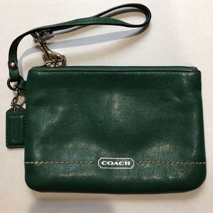 Leather coach wristlet, green color, excellent con